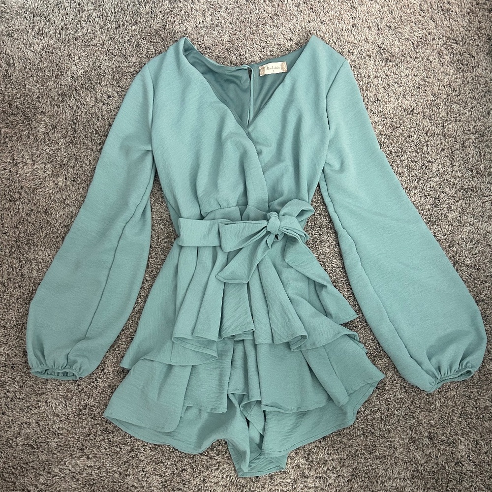 Altar’d State Long Sleeve Ruffle Romper Size S